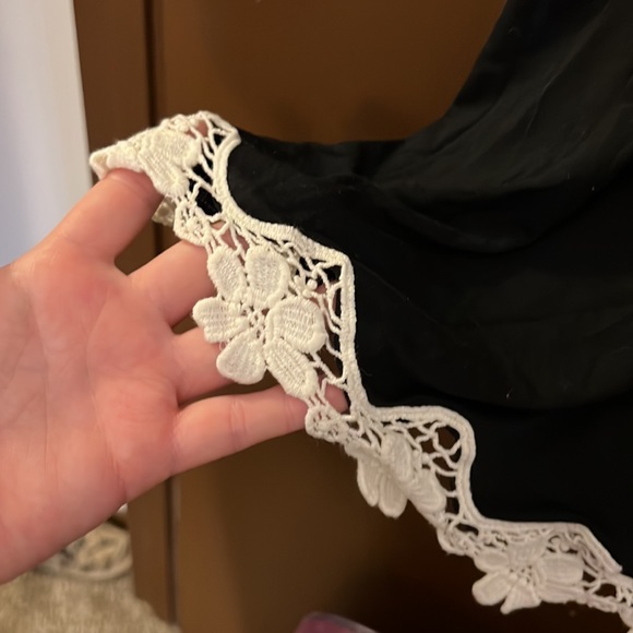 Black & lace slip - Picture 4 of 7